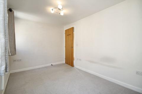 17 Alveston Square, London, E18 1AQ