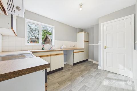 23 Kestrel Close, Uttoxeter, ST14 8TB