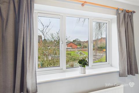 23 Kestrel Close, Uttoxeter, ST14 8TB