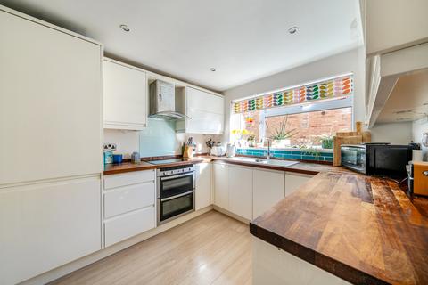21 Castlefields Avenue, Charlton Kings, Cheltenham, GL52 6YR