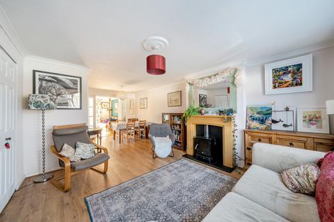 21 Castlefields Avenue, Charlton Kings, Cheltenham, GL52 6YR