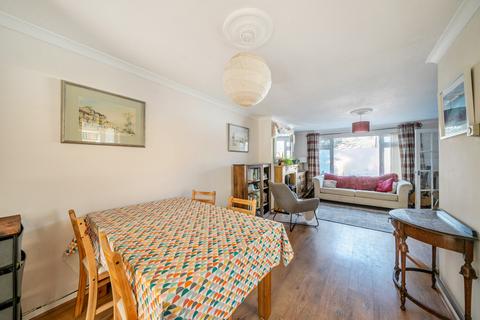 21 Castlefields Avenue, Charlton Kings, Cheltenham, GL52 6YR
