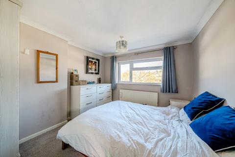 21 Castlefields Avenue, Charlton Kings, Cheltenham, GL52 6YR