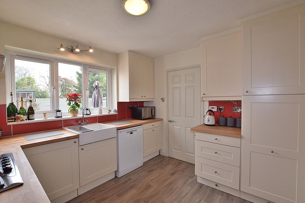 Kitchen alt 01