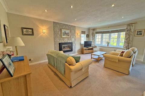 undefined, Hall Park Close, Scarborough YO13