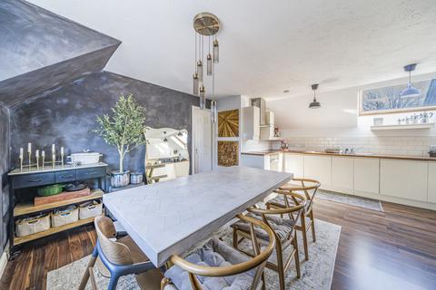 2 bedroom maisonette for sale, Shaw Drive, Walton-On-Thames, Surrey, KT12
