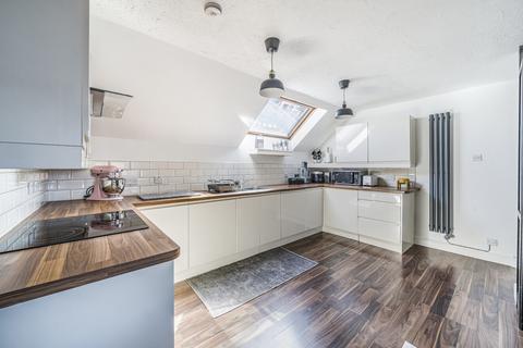 2 bedroom maisonette for sale, Shaw Drive, Walton-On-Thames, Surrey, KT12