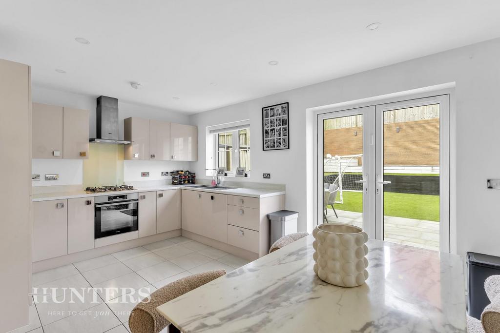 Dining kitchen