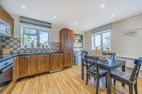 2 bedroom flat for sale, Silver Close, New Cross, London, SE14