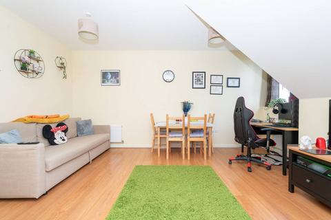 1 bedroom flat for sale, Silas Court, Watford, WD17