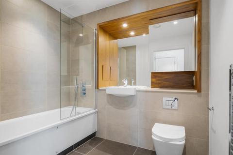 3 bedroom apartment to rent, Talisman Tower, Canary Wharf E14