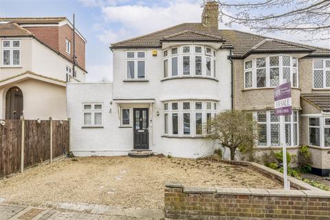 35 Drummond Drive, Stanmore, HA7 3PF