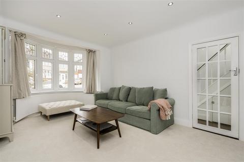 35 Drummond Drive, Stanmore, HA7 3PF