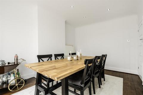 35 Drummond Drive, Stanmore, HA7 3PF