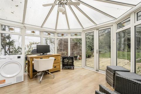 35 Drummond Drive, Stanmore, HA7 3PF