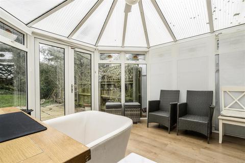 35 Drummond Drive, Stanmore, HA7 3PF