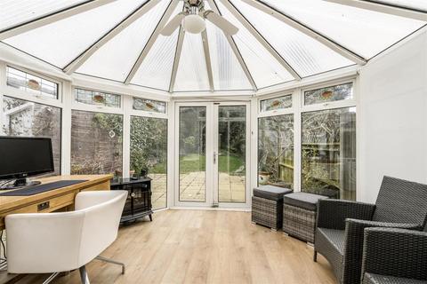 35 Drummond Drive, Stanmore, HA7 3PF