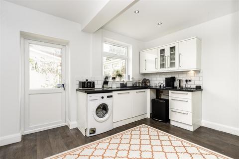 35 Drummond Drive, Stanmore, HA7 3PF