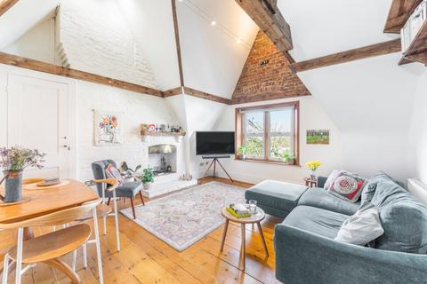 17a Hampstead Lane, London, N6 4RT
