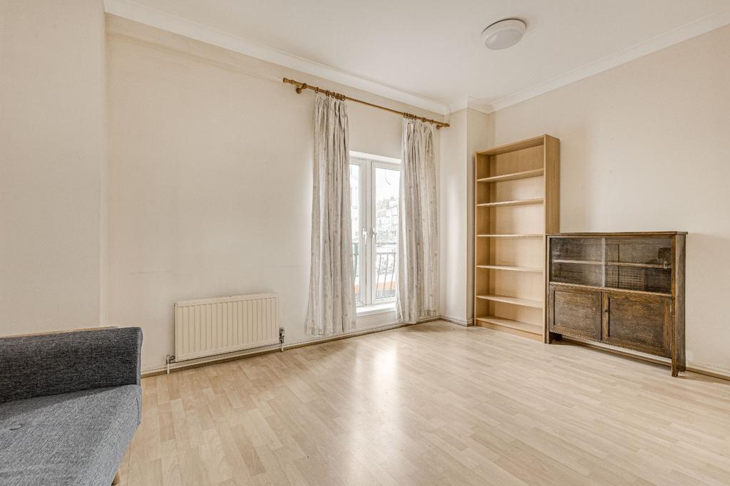 Apartment in SW11 - View 3