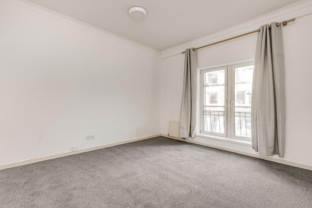 Apartment in SW11 - View 4