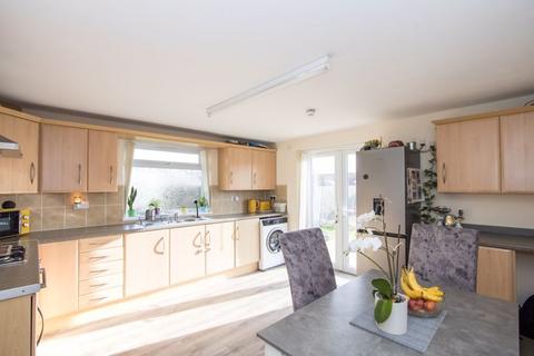 5 bedroom semi-detached house for sale, Port Road East, Barry