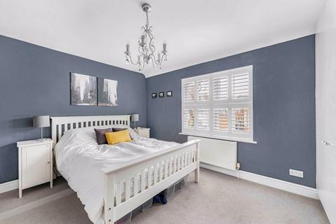 20 Woodside Crescent, Sidcup, DA15 7JJ