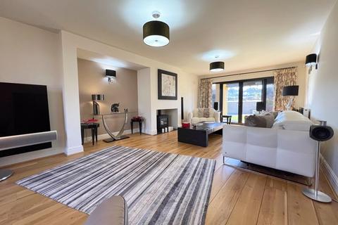 1 Cwrt Llanfleiddan, Llanblethian, Cowbridge, CF71 7JZ