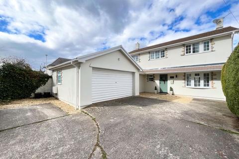 Kinfauns, Cowbridge Road, St Nicholas, The Vale of Glamorgan CF5 6SH