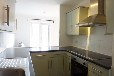 Flat 30, Raglan Precinct Town End, Caterham, CR3 5UG