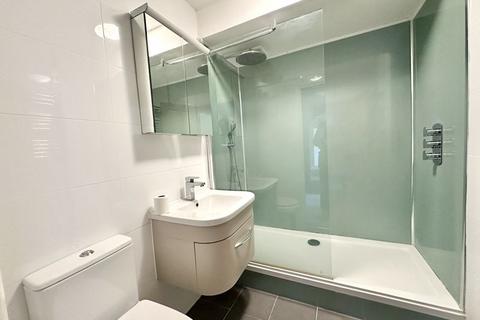 21, Sandown Lodge Avenue Road, Epsom, KT18 7QX