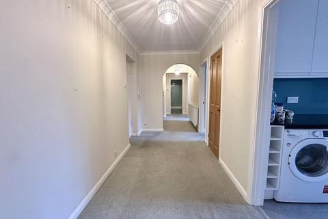 21, Sandown Lodge Avenue Road, Epsom, KT18 7QX
