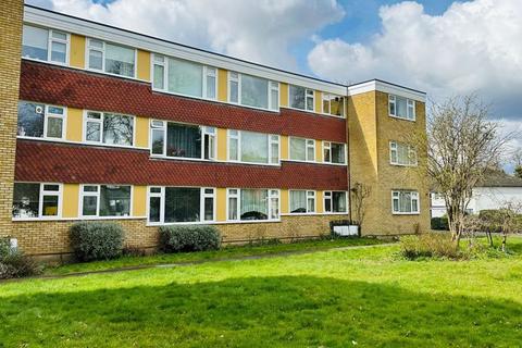 undefined, Avenue Road, Epsom