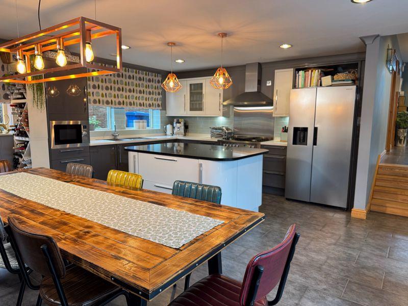 Dining kitchen