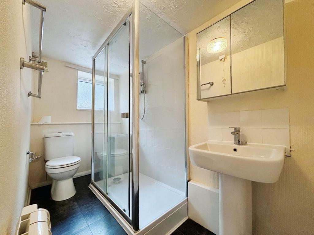 370d6c99-bathroom.jpg