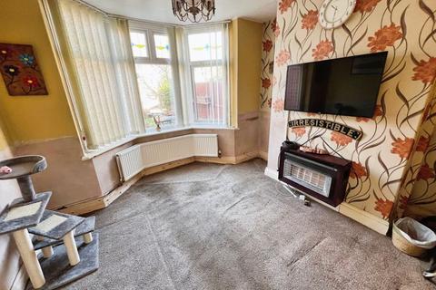 3 bedroom semi-detached house for sale, Doffcocker Lane, Heaton