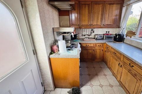 3 bedroom semi-detached house for sale, Doffcocker Lane, Heaton