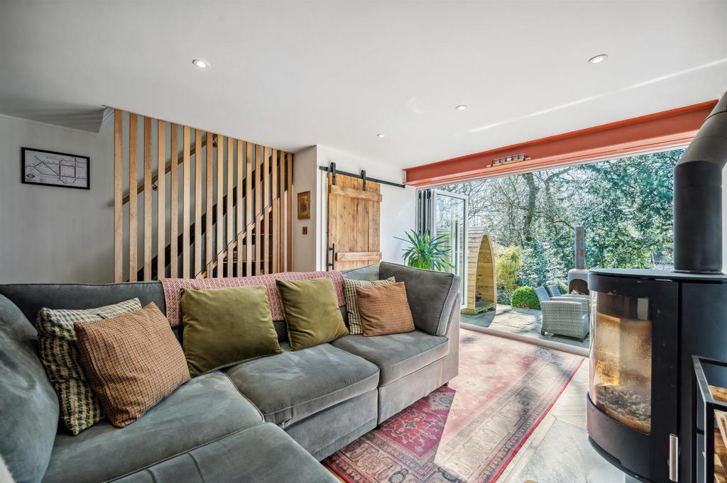 Living Room towards garden.jpg