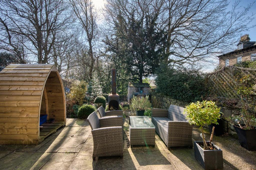 Garden - dining patio.jpg