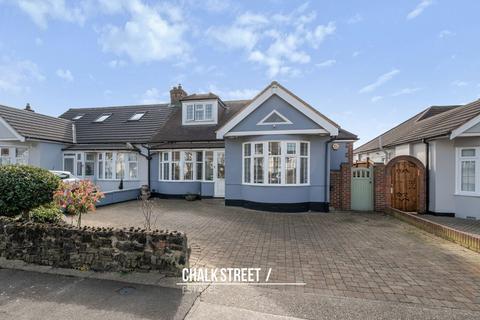 52 Ravenscourt Drive, Hornchurch, RM12 6HL