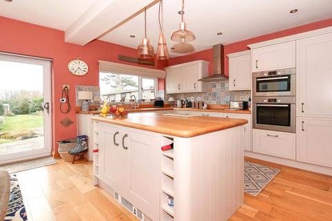 4 bedroom semi-detached house for sale, Ferncliffe Drive, Shipley BD17