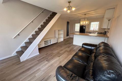 2 bedroom semi-detached house for sale, Vine Close, Oldham OL2