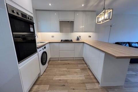 2 bedroom semi-detached house for sale, Vine Close, Oldham OL2
