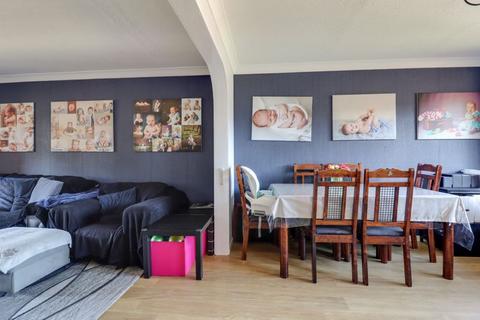 73 Liddell Way, Ascot, SL5 9UU