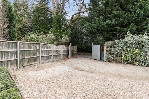 3 bedroom detached house for sale, Kennel Lane, Windlesham GU20