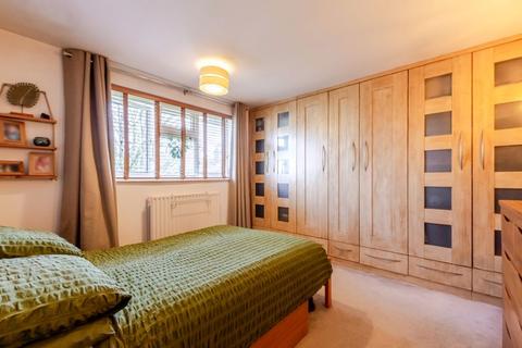 51 Bruce Close, Welling, DA16 1RB
