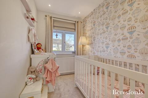 18 Ashvale Gardens, Upminster, RM14 3NA