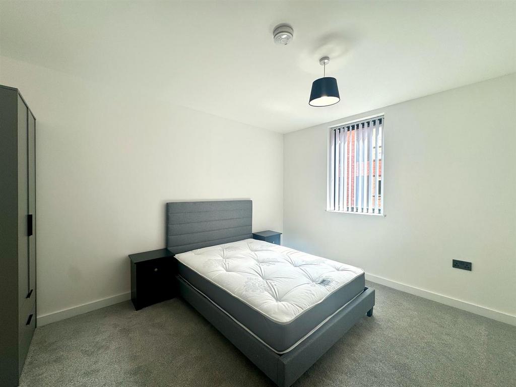 Bedroom pic 2.jpeg