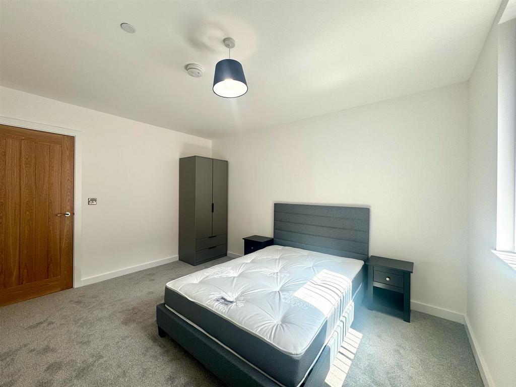 Bedroom pic 1.jpeg
