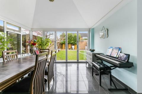 3 bedroom detached bungalow for sale, Chessington Road, Ewell/Chessington